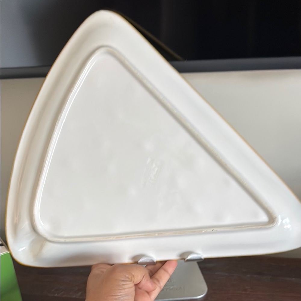 Bassano Italian Ceramic Large Triangular Cheese Plate with Mouse - Picture 5 of 5
